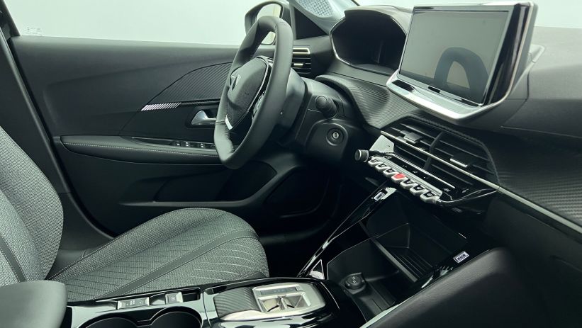 Aperçu du véhicule : Hybrid 145 e-DCS6 Allure Noir Perla Nera avec 950€ d'équipements inclus