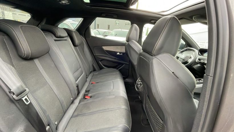 Aperçu du véhicule : Hybrid4 300 e-EAT8 GT