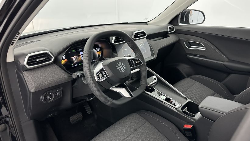 Aperçu du véhicule : 1.5 L Hybrid+ 197ch Standard
