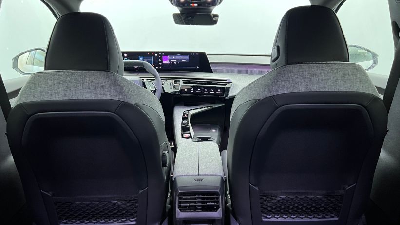 Aperçu du véhicule : Nouveau Hybrid 145 e-DCS6 GT Blanc Okénite avec 5350€ d'équipements inclus