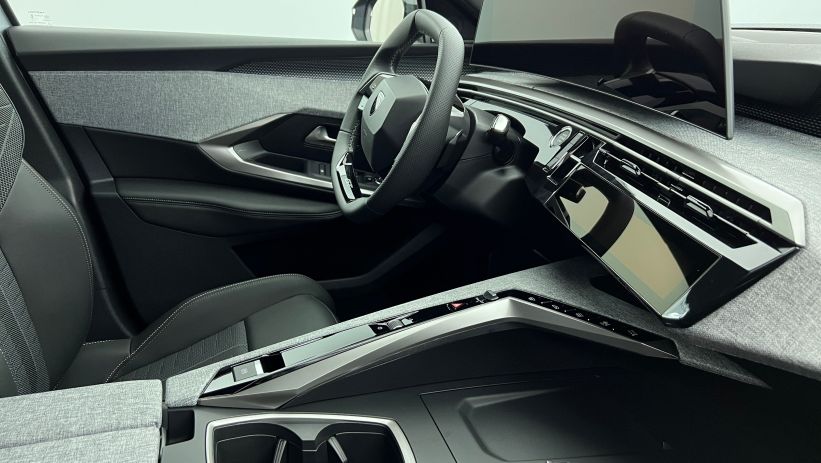 Aperçu du véhicule : Hybrid 145 e-DCS6 GT Gris Artense avec 5550€ d'équipements inclus