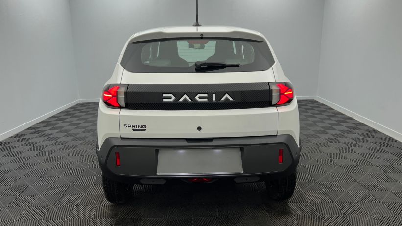 Aperçu du véhicule : 45 Expression Blanc Kaolin avec 260€ d'équipements inclus