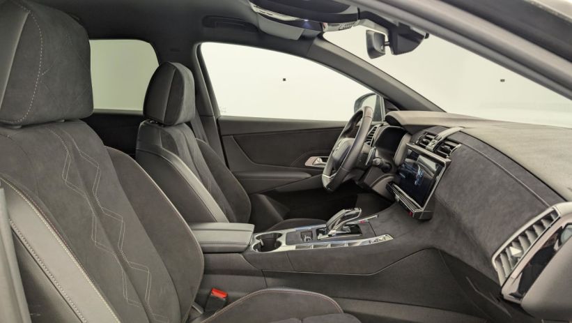 Aperçu du véhicule : Hybride Rechargeable E-Tense 300 EAT8 4x4 Performance Line +