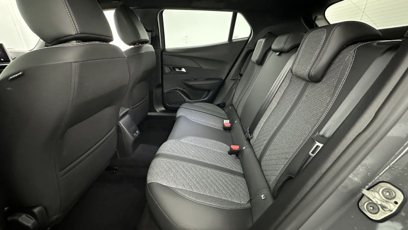 Aperçu du véhicule : 1.2 PureTech 100ch Allure