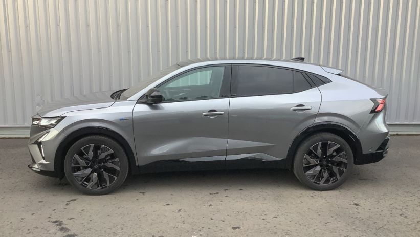Aperçu du véhicule : RAFALE E-Tech full hybrid 200 ch esprit Alpine