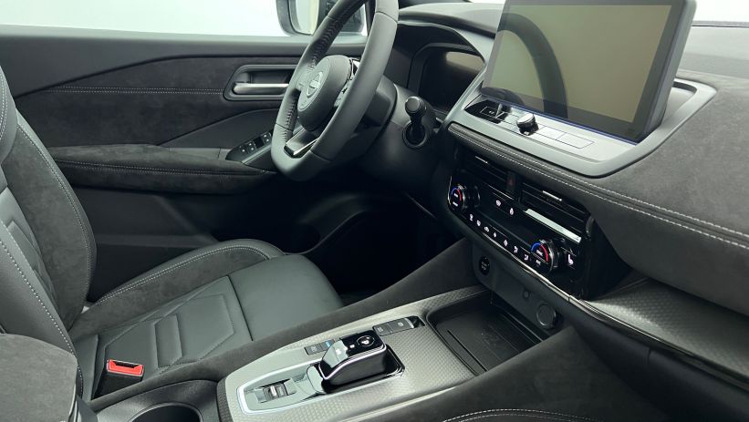 Aperçu du véhicule : Hybrid Nouveau e-Power Gen3 205 ch N-Design Blanc Nacré - Toit Noir avec 2350€ d'équipements inclus