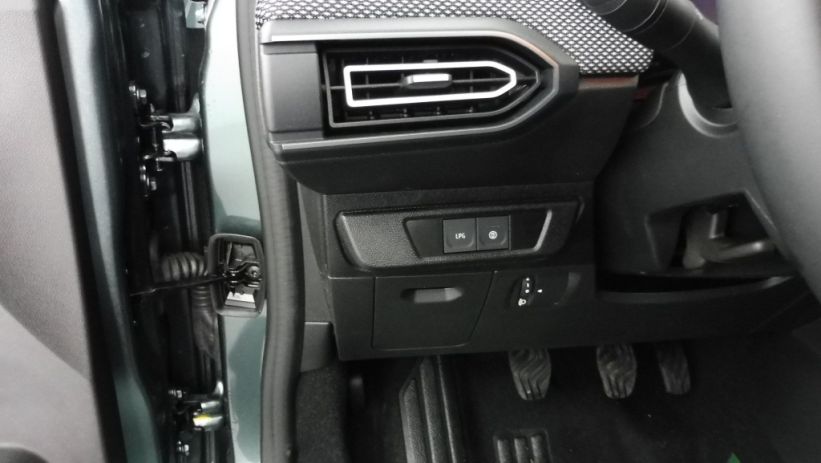 Aperçu du véhicule : 1.0 ECO-G 100CH EXPRESSION 7 PLACES -24