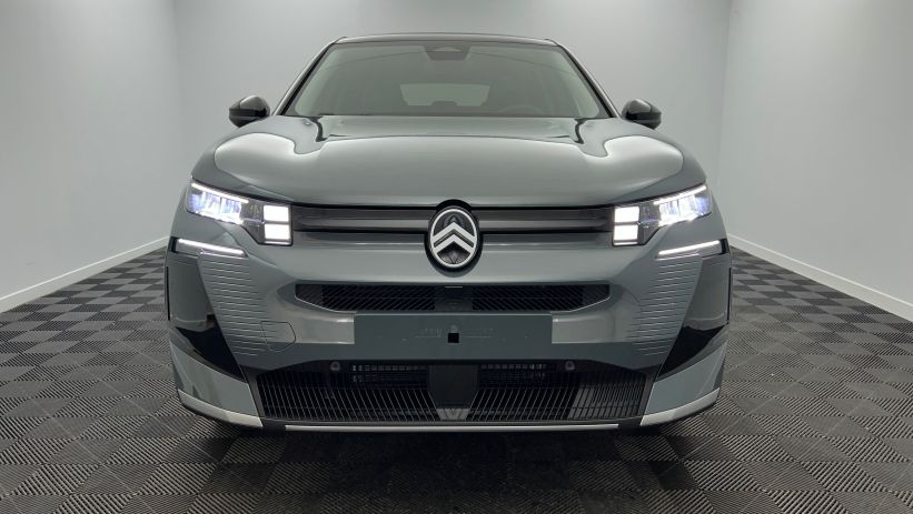 Aperçu du véhicule : Nouveau Hybrid 145 ch e-DCS6 Plus Vert Astoria - Toit Noir Perla Nera avec 2550€ d'équipements inclus