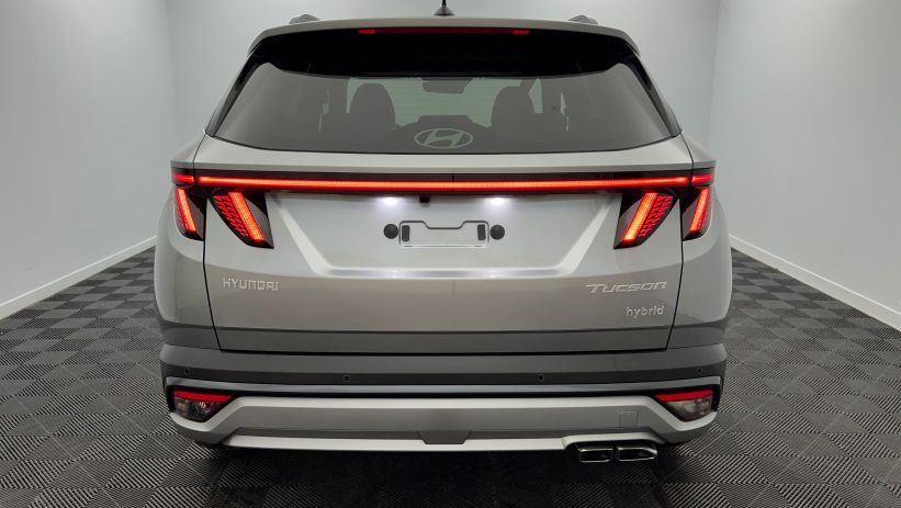 Aperçu du véhicule : 1.6 T-GDI 239 Hybrid BVA6 Executive Shimmering Silver avec 1160€ d'équipements inclus