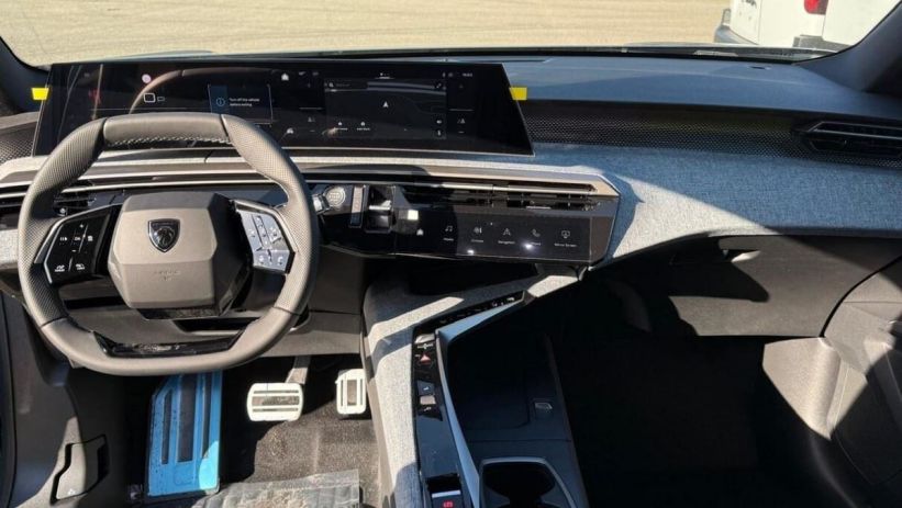 Aperçu du véhicule : 1.2 hybrid 145 gt e-dcs6