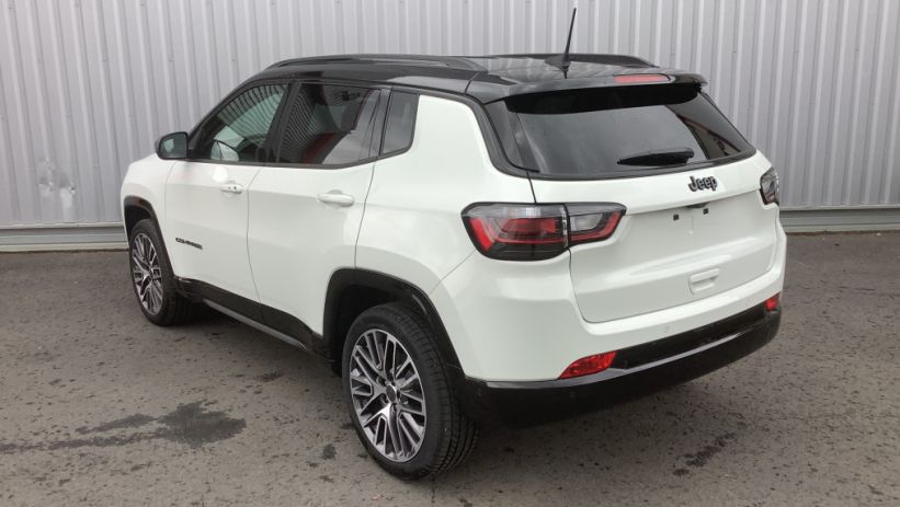 Aperçu du véhicule : COMPASS 1.5 Turbo T4 130 ch BVR7 e-Hybrid Summit