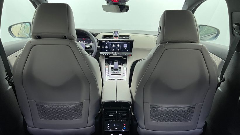 Aperçu du véhicule : BlueHDi 130 EAT8 Etoile Noir Perla Nera avec 5900€ d'équipements inclus