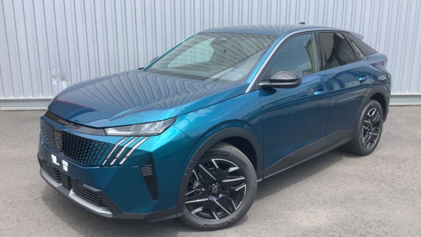 Aperçu du véhicule : 3008 Hybrid 145 e-DCS6 Allure