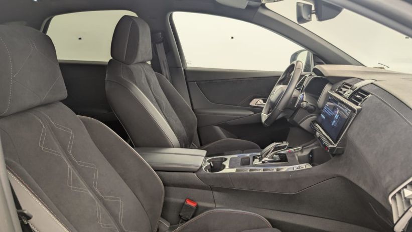 Aperçu du véhicule : Hybride Rechargeable E-Tense 300 EAT8 4x4 Performance Line +