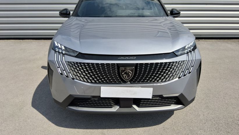 Aperçu du véhicule : 3008 Hybrid 145 e-DCS6 GT Exclusive