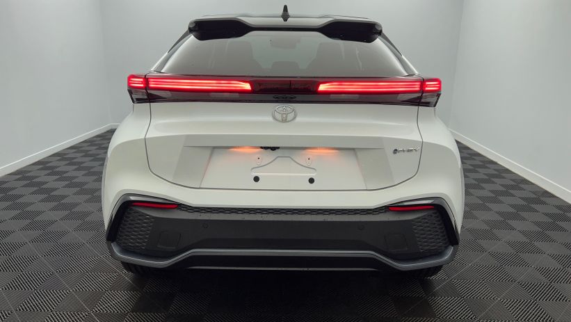 Aperçu du véhicule : Hybride Rechargeable 225 Collection Blanc Lunaire nacré - Toit Noir avec 3700€ d'équipements inclus