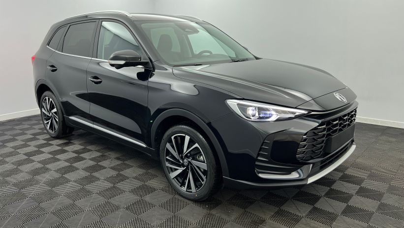 Aperçu du véhicule : 1.5 L Hybrid+ 197 ch Luxury Pebble Black avec 650€ d'équipements inclus