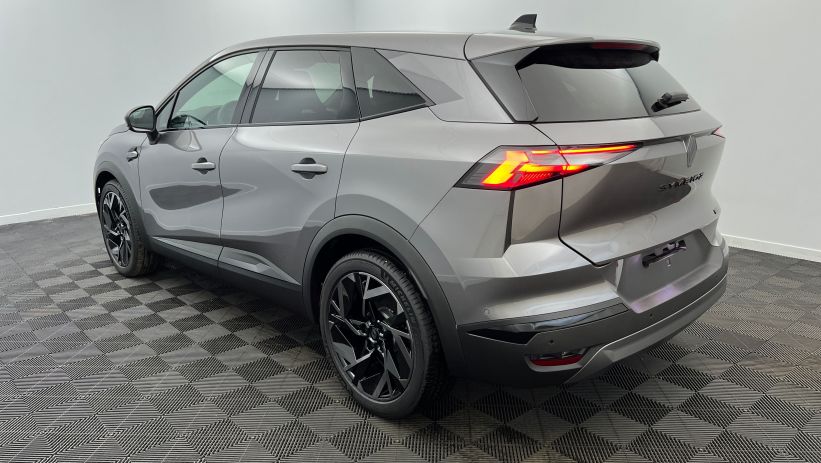 Aperçu du véhicule : E-Tech full hybrid 145 Esprit Alpine Gris Cassiopée avec 1450€ d'équipements inclus