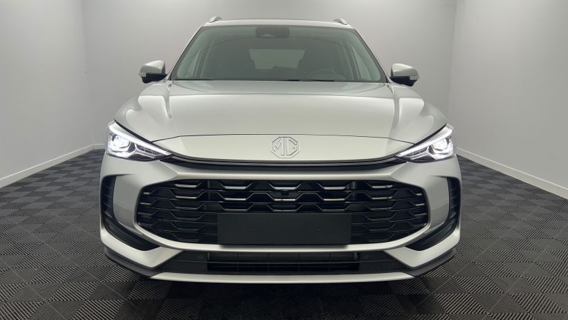 Aperçu du véhicule : 1.5 L Hybrid+ 197 ch Toit panoramique ouvrant Luxury Cosmic Silver avec 650€ d'équipements inclus