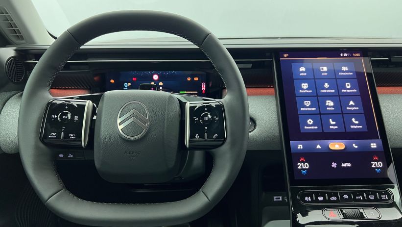 Aperçu du véhicule : Nouveau Hybrid 145 e-DCS6 Max Noir Perla Nera avec 2600€ d'équipements inclus