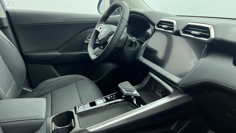 Aperçu du véhicule : 1.5 L Hybrid+ 197 ch Luxury Hampstead Grey avec 650€ d'équipements inclus