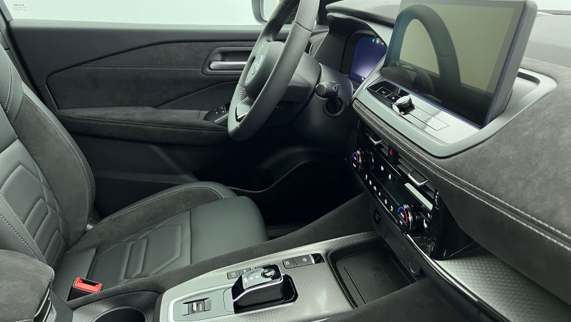 Aperçu du véhicule : Hybrid Nouveau e-Power Gen3 205 ch N-Design Vert Cayuga - Toit Noir avec 2350€ d'équipements inclus
