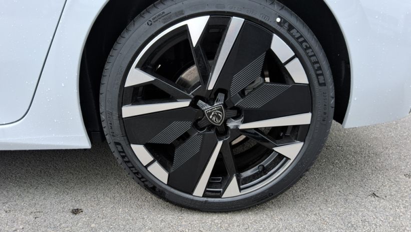 Aperçu du véhicule : 308 DIESEL BlueHDi 130ch S&S EAT8 GT