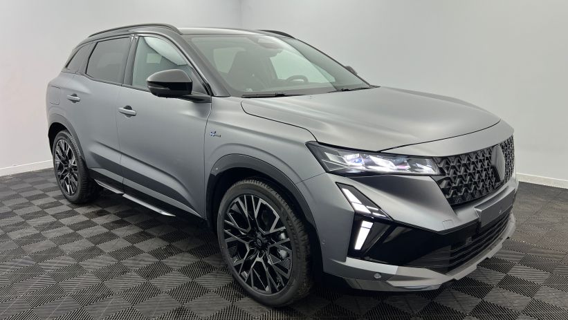 Aperçu du véhicule : full hybrid E-Tech 200 ch Esprit Alpine Gris Schiste - Toit Noir Etoilé avec 4450€ d'équipements inclus