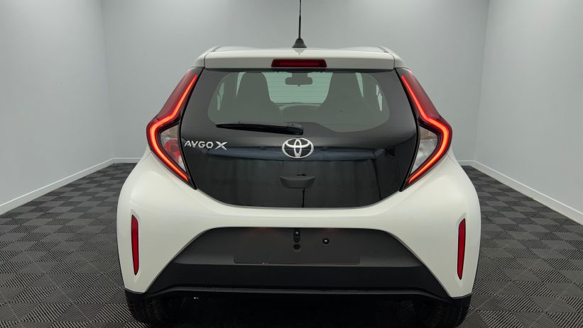 Aperçu du véhicule : 1.0 VVT-i 72 Dynamic Blanc Pur avec 250€ d'équipements inclus