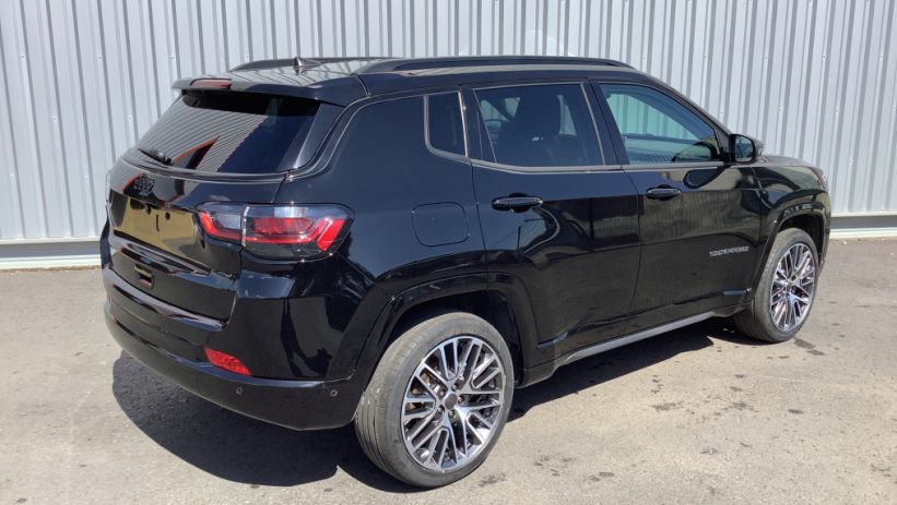 Aperçu du véhicule : COMPASS 1.5 Turbo T4 130 ch BVR7 e-Hybrid Summit
