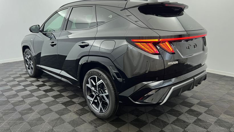 Aperçu du véhicule : 1.6 T-GDI 239 Hybrid BVA6 N Line Executive Abyss Black avec 960€ d'équipements inclus