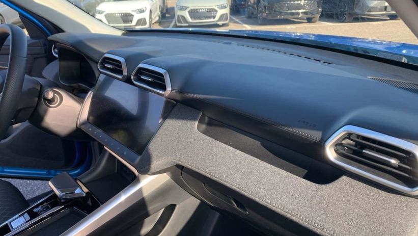 Aperçu du véhicule : 1.5 L Hybrid+ 197 ch Standard