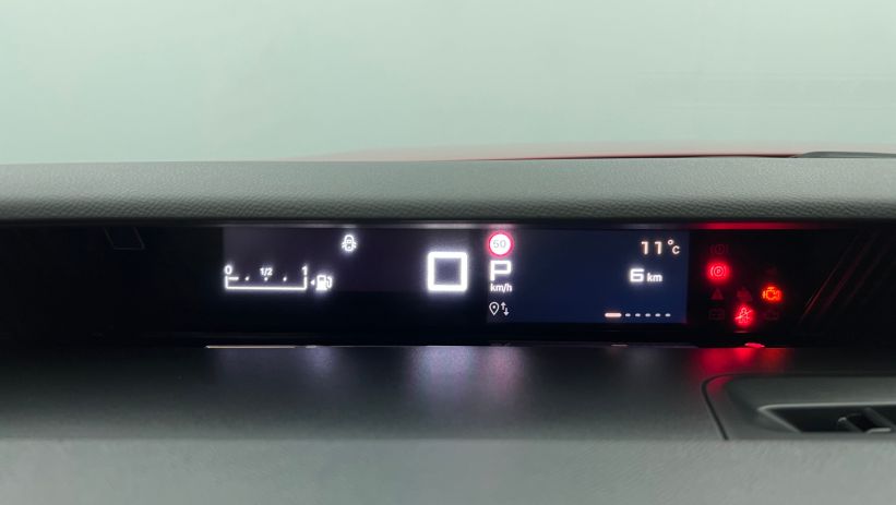 Aperçu du véhicule : C3 Aircross Hybride 145 e-DCS6 7 places Max Rouge Elixir - Toit Noir Perla Nera avec 1750€ d'équipements inclus