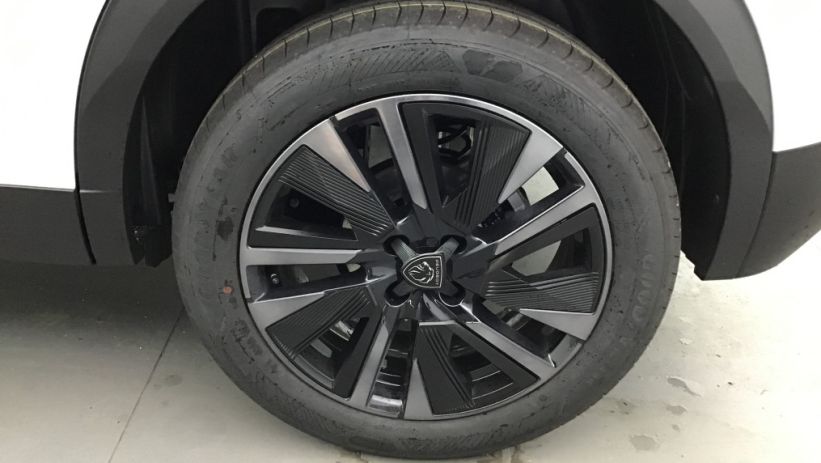 Aperçu du véhicule : 2008 Hybrid 145 e-DCS6 GT