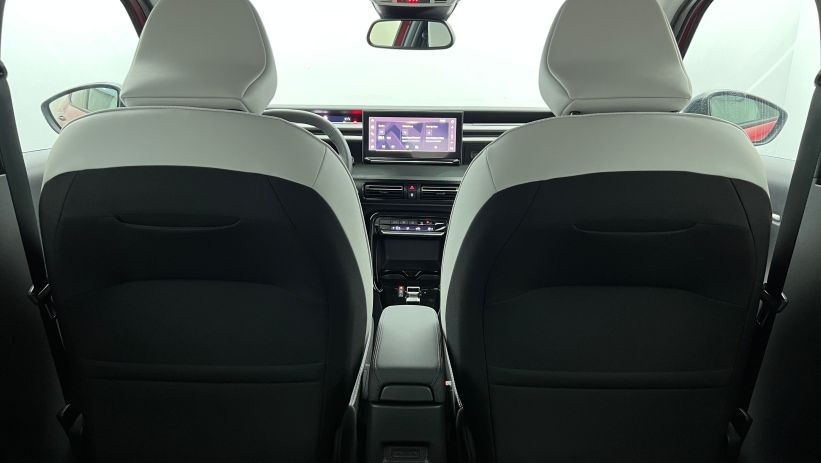 Aperçu du véhicule : C3 Aircross Hybride 145 e-DCS6 7 places Max Rouge Elixir - Toit Noir Perla Nera avec 1750€ d'équipements inclus