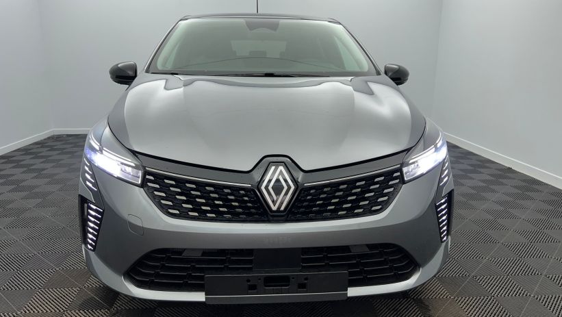 Aperçu du véhicule : Blue dCi 100 Evolution Gris Schiste avec 2550€ d'équipements inclus