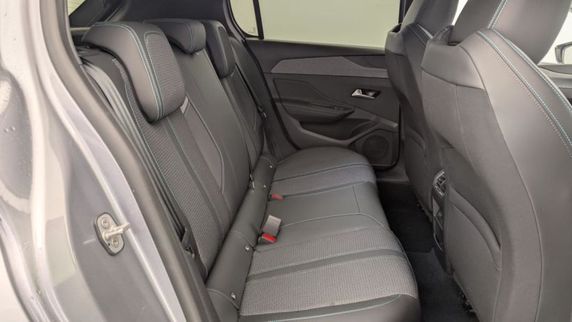 Aperçu du véhicule : Hybrid 145 e-DCS6 Allure