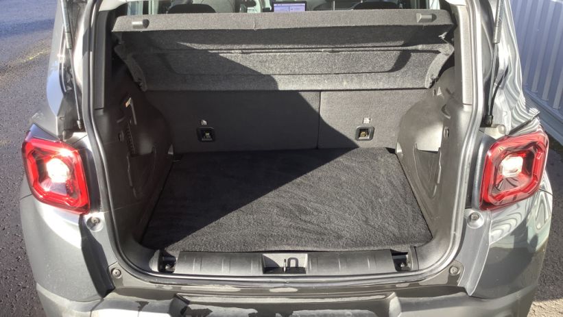 Aperçu du véhicule : RENEGADE 1.5 Turbo T4 130 ch BVR7 e-Hybrid Altitude