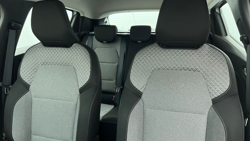 Aperçu du véhicule : Blue dCi 100 Evolution Blanc Glacier avec 650€ d'équipements inclus