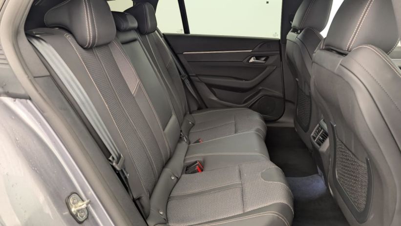 Aperçu du véhicule : Hybrid 225 e-EAT8 Allure