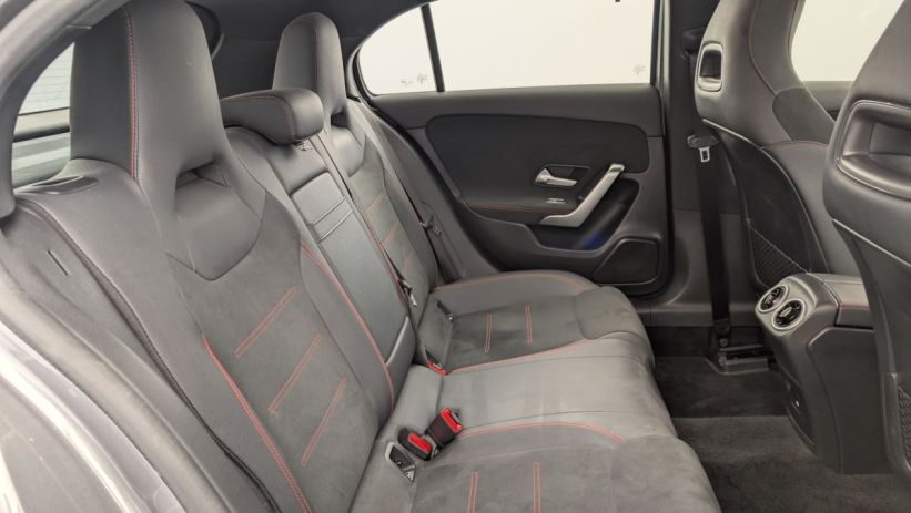 Aperçu du véhicule : 180 7G-DCT AMG LINE