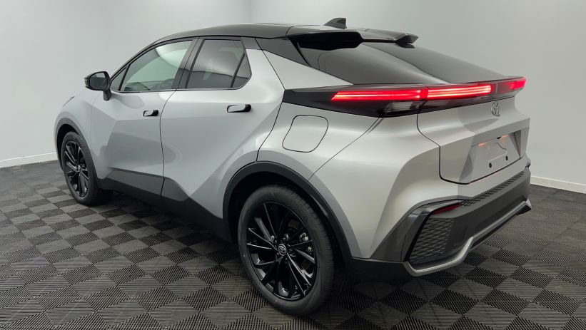 Aperçu du véhicule : Hybride Rechargeable 225 GR Sport Gris Minéral - Toit Noir