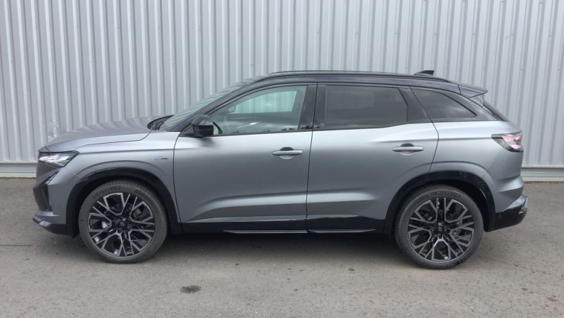 Aperçu du véhicule : AUSTRAL full hybrid E-Tech 200 ch Esprit Alpine