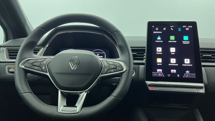 Aperçu du véhicule : E-Tech full hybrid 160 ch esprit Alpine Gris Rafale - Toit Noir Etoilé avec 1950€ d'équipements inclus