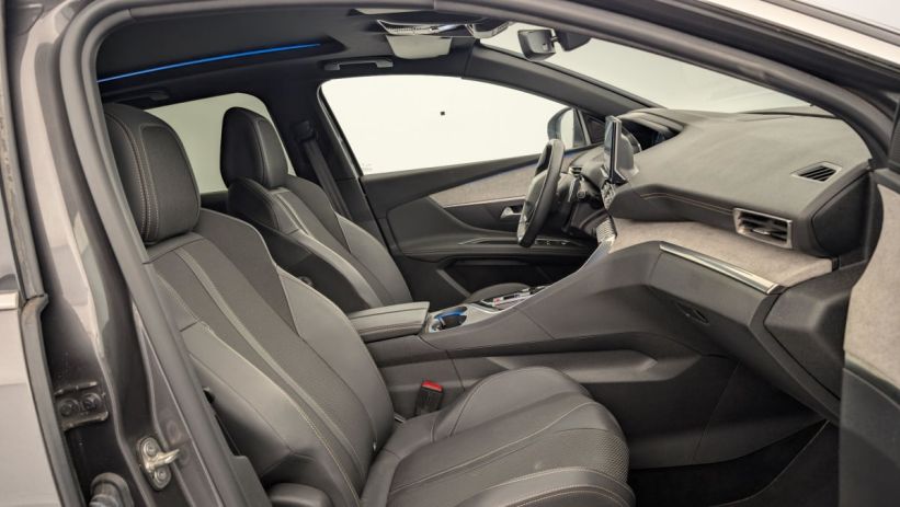Aperçu du véhicule : Hybrid4 300 e-EAT8 GT