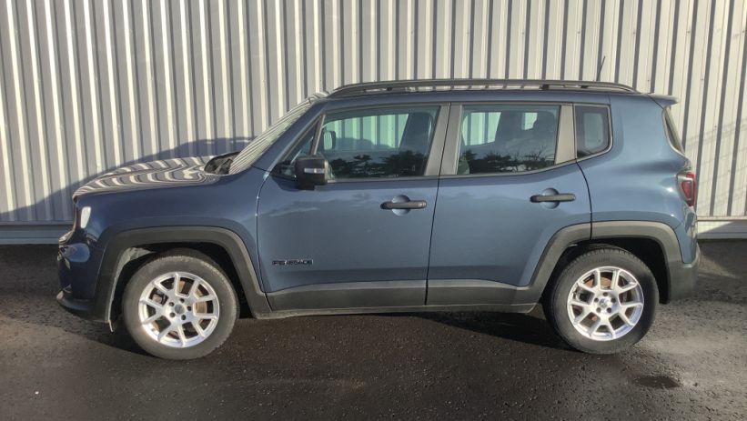 Aperçu du véhicule : RENEGADE 1.5 Turbo T4 130 ch BVR7 e-Hybrid Altitude