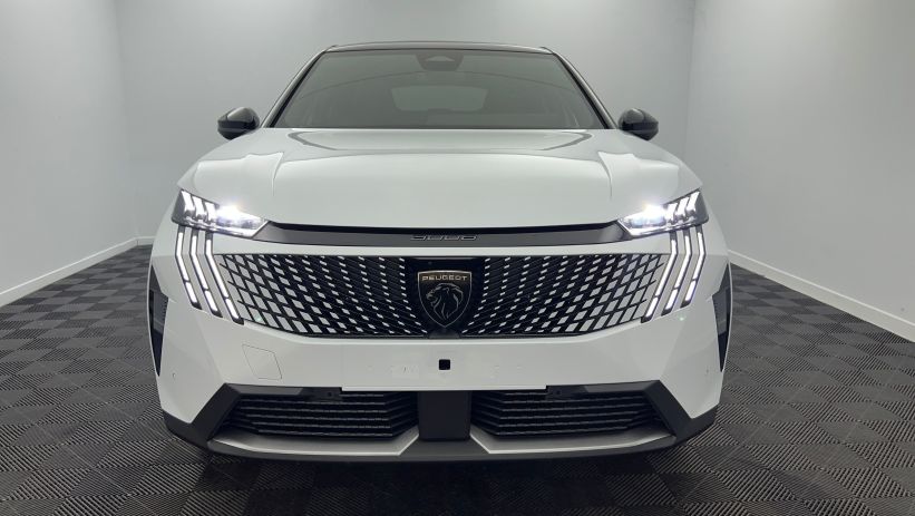 Aperçu du véhicule : Hybrid 145 e-DCS6 GT Blanc Okénite avec 5700€ d'équipements inclus