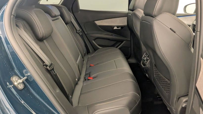 Aperçu du véhicule : Hybrid4 300 e-EAT8 GT