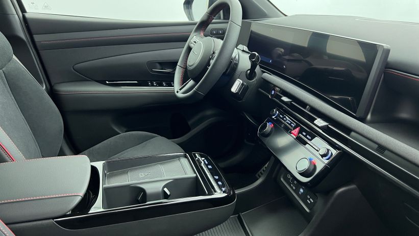 Aperçu du véhicule : 1.6 T-GDI 239 Hybrid BVA6 N Line Executive Abyss Black avec 1160€ d'équipements inclus