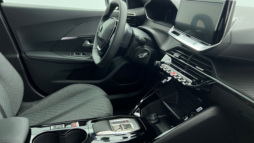 Aperçu du véhicule : Hybrid 145 e-DCS6 Allure Noir Perla Nera avec 1150€ d'équipements inclus